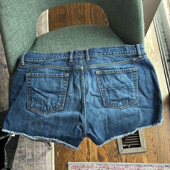 Lucky Brand Women cut off Blue Jean Shorts dark wash Malibu short size 10/30 EUC - Picture 6 of 8